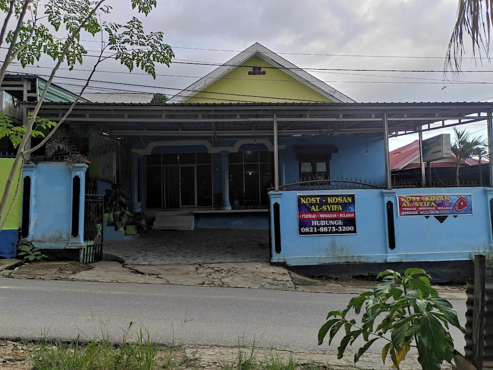 Penginapan Syariah Al Syifa by OYO in Kendari, Indonesia