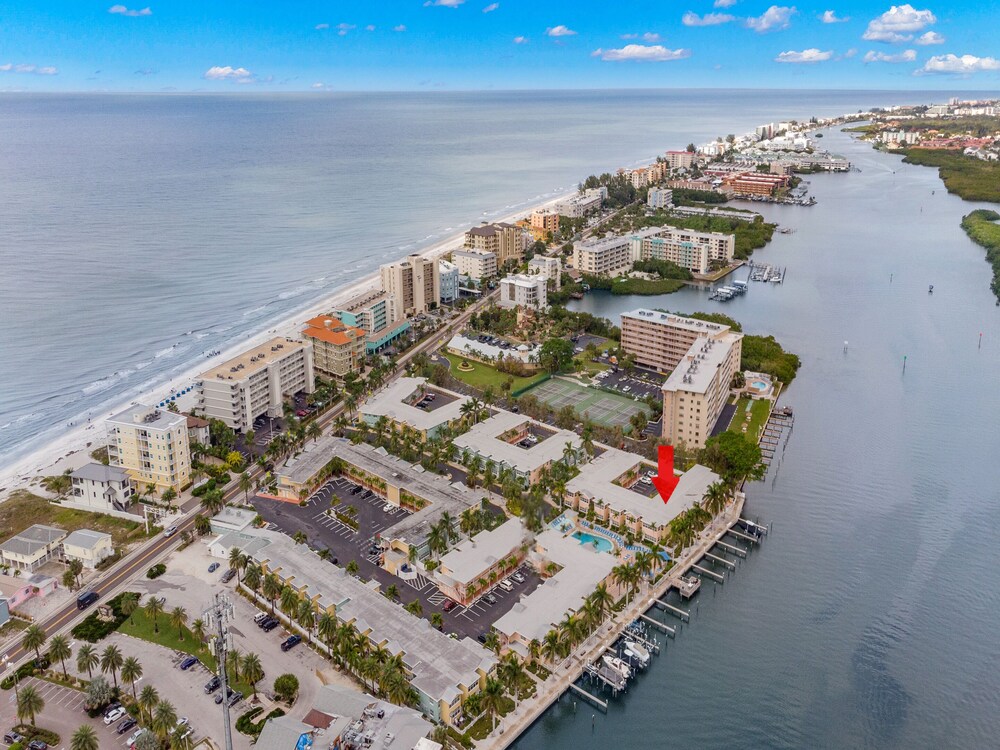 Barefoot Beach Resort B 201 by Distinctive Beach Rentals - photo 4