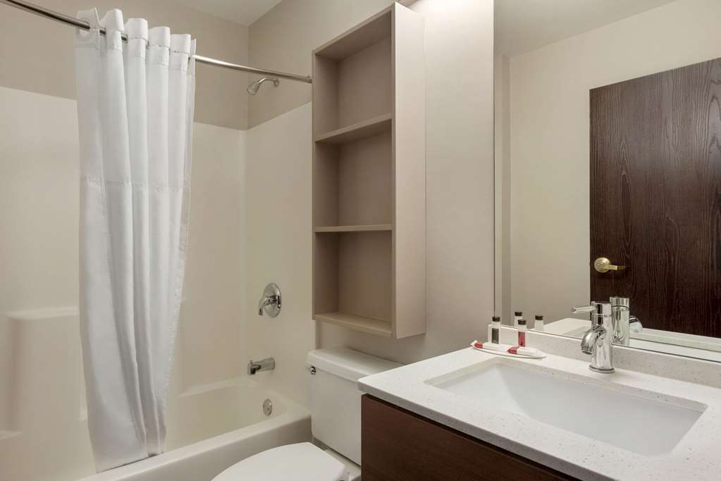 Microtel Inn & Suites by Wyndham Tifton - photo 18