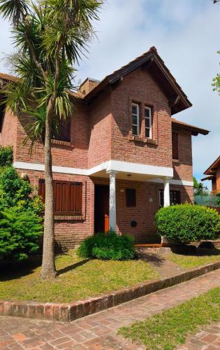 Dúplex Complejo Poker - carbon neutral hotel in Villa Gesell