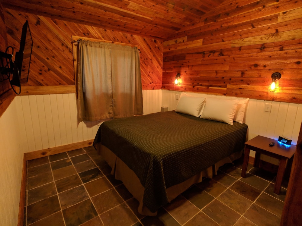 Emerald Forest Cabins - photo 36
