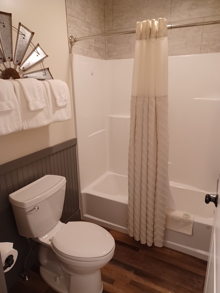 Northwoods Motel - photo 13