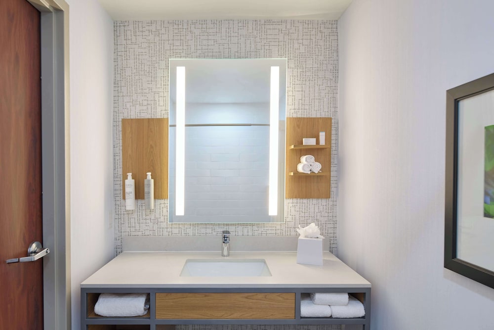 Hilton Garden Inn Anchorage - photo 12