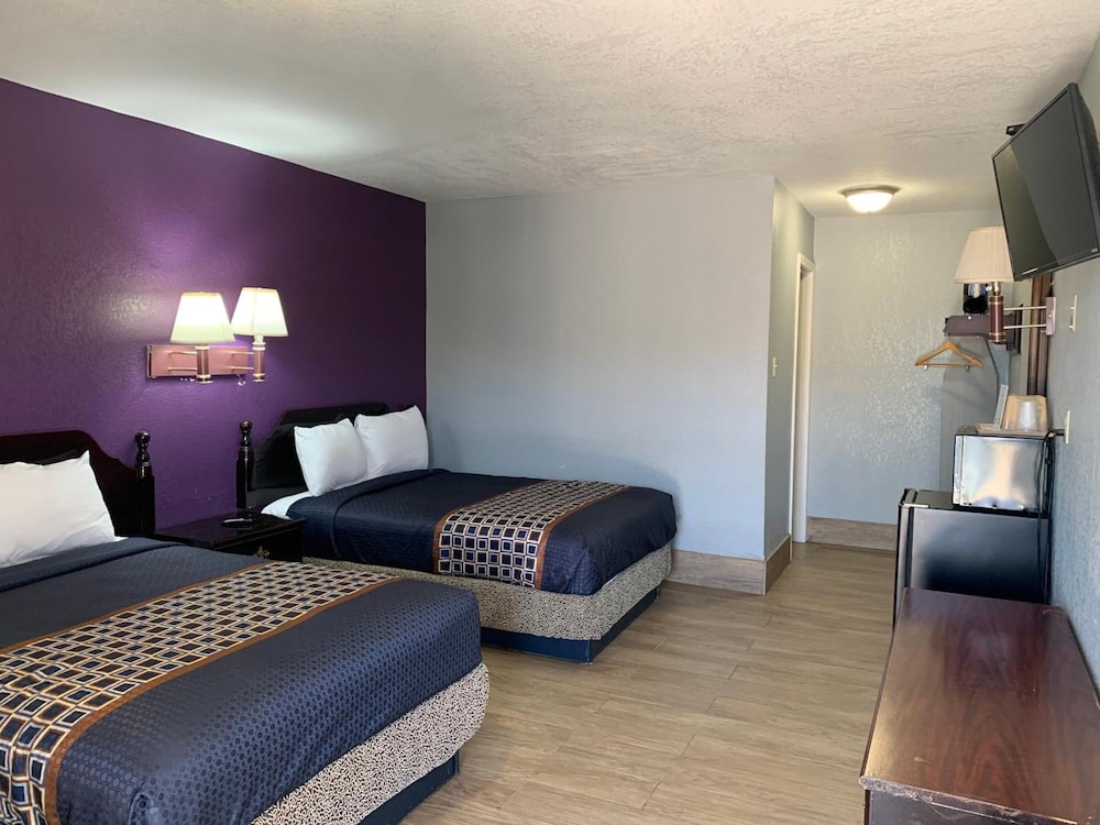 Texas Inn Airport McAllen - photo 19