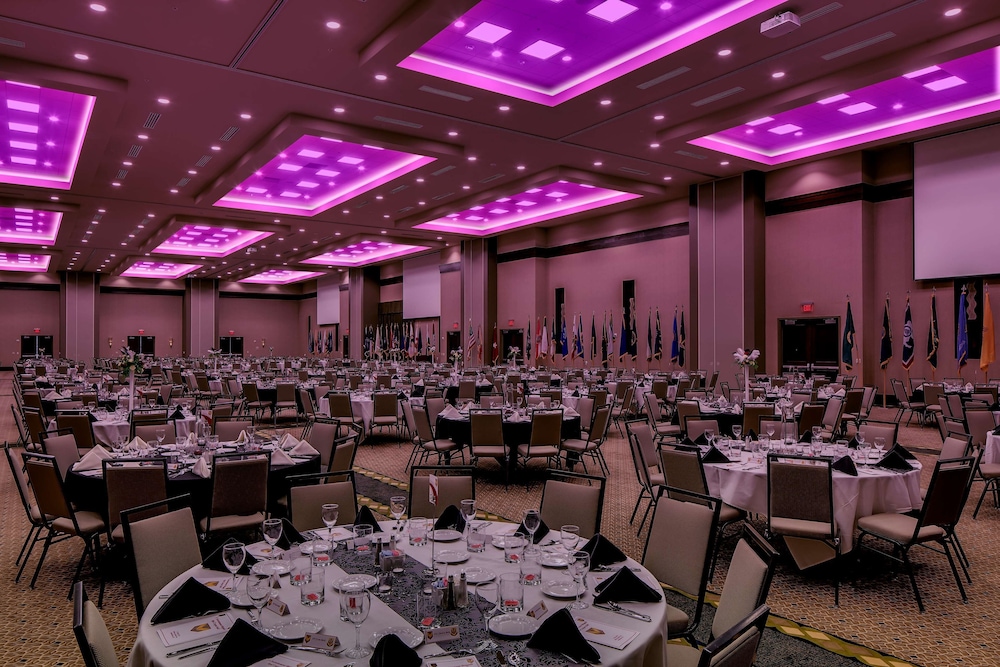 Hilton Garden Inn Manhattan - photo 32