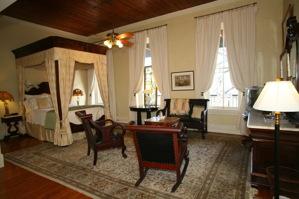 Ant Street Inn - photo 17