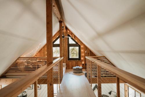Romantic Forest Lovers Nest by Casa Oso — 4-Star Luxury Hotel in Mariposa, United States