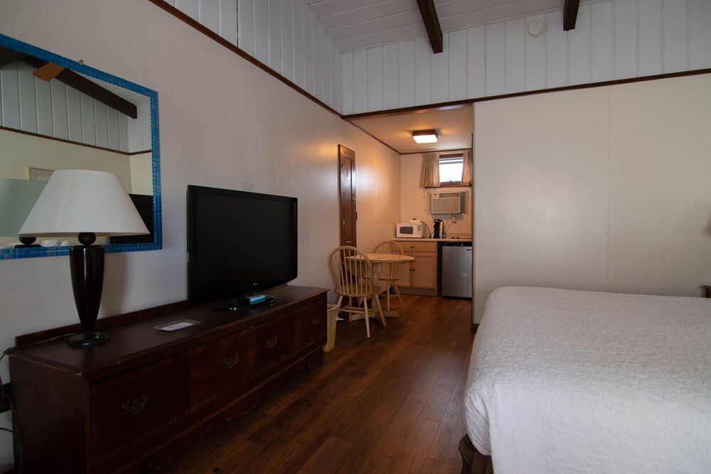 Ocean House Hotel & Motel - photo 20