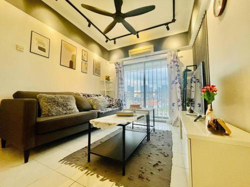 8 pax Homestay near Axiata Arena & Pavilion 2 — 4-Star Luxury Hotel in Kuala Lumpur, Malaysia