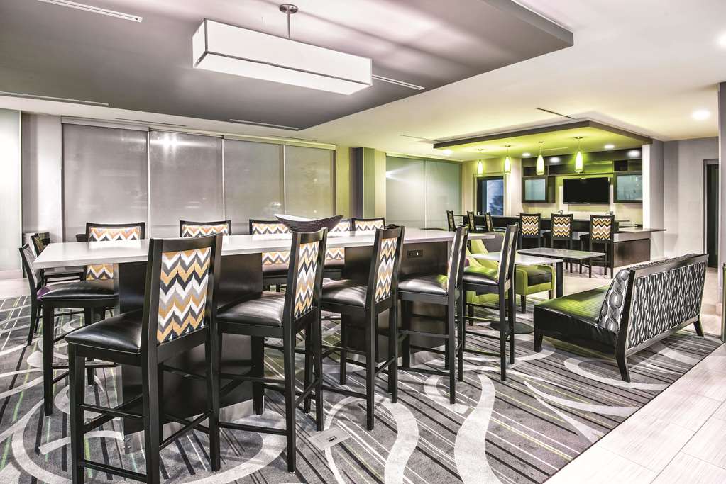 La Quinta Inn & Suites by Wyndham Monahans - photo 25