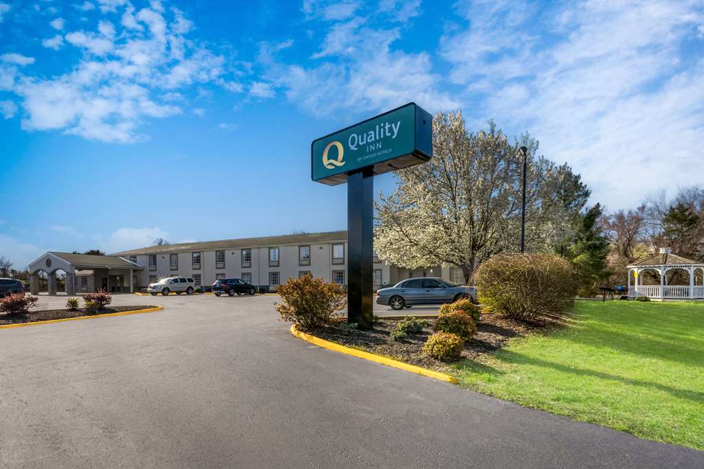 Quality Inn University Area — hotel in Farmville