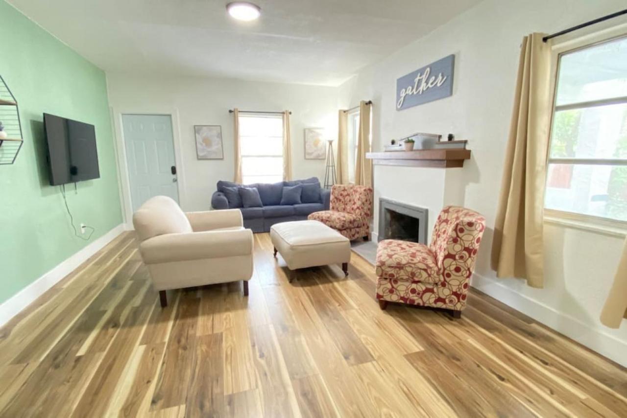 Heart of Miami sleeps 10 near Little Havana Beaches in Miami, United States