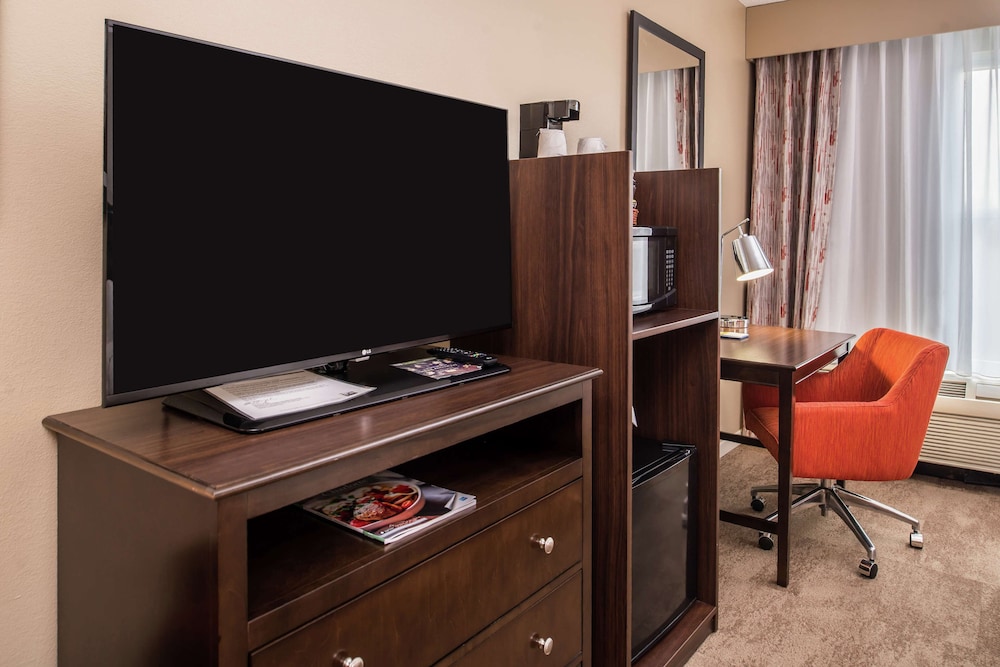 Hampton Inn & Suites Charlotte Arrowood Rd. - photo 29