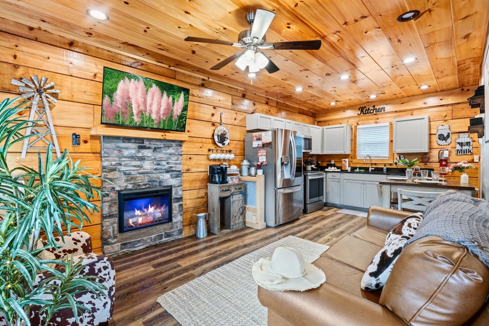 Rustic Mountain Retreat by Ghosal Luxury Lodging - photo 43
