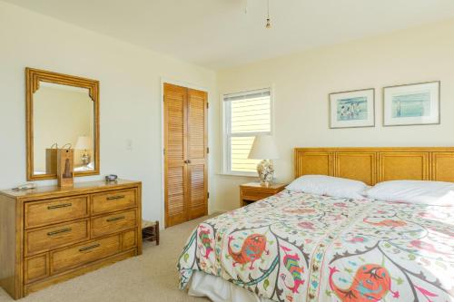 Yorkshire by Oak Island Accommodations - photo 16