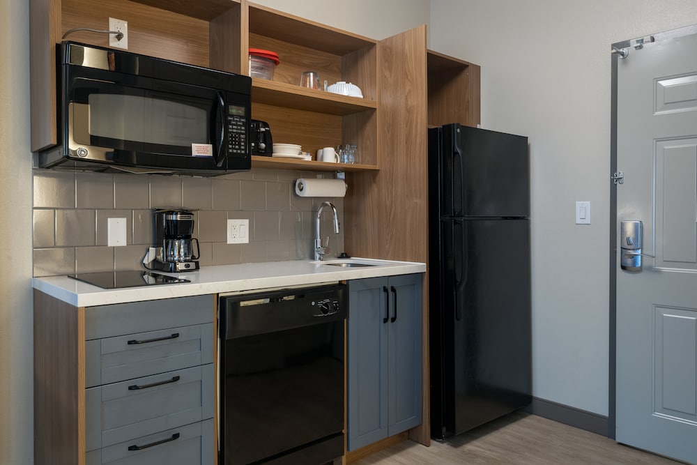 Candlewood Suites Enterprise by IHG - photo 16