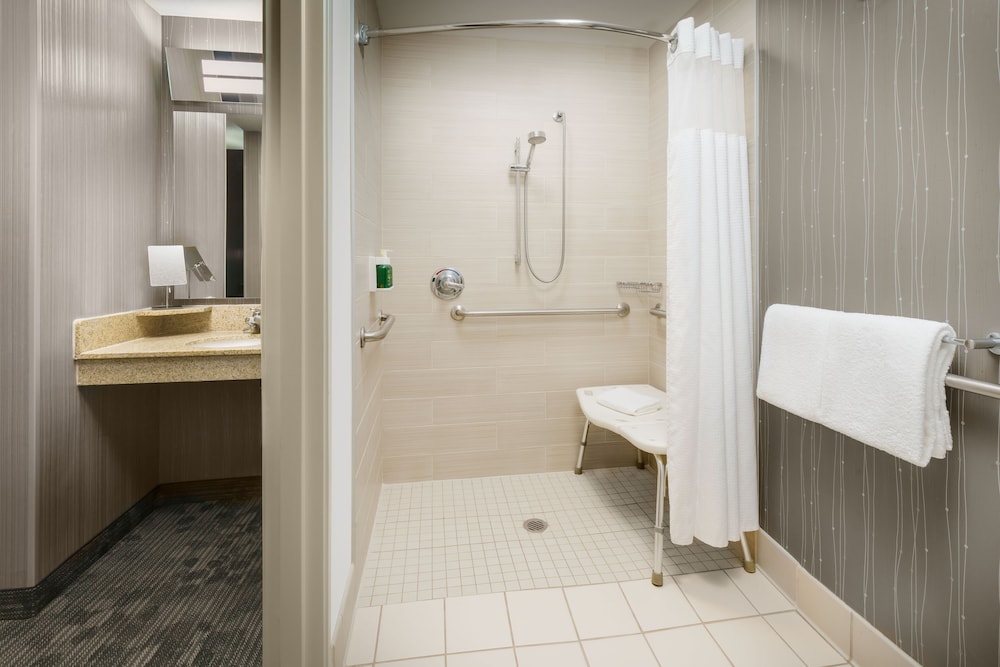 Courtyard by Marriott Chicago Bloomingdale - photo 17