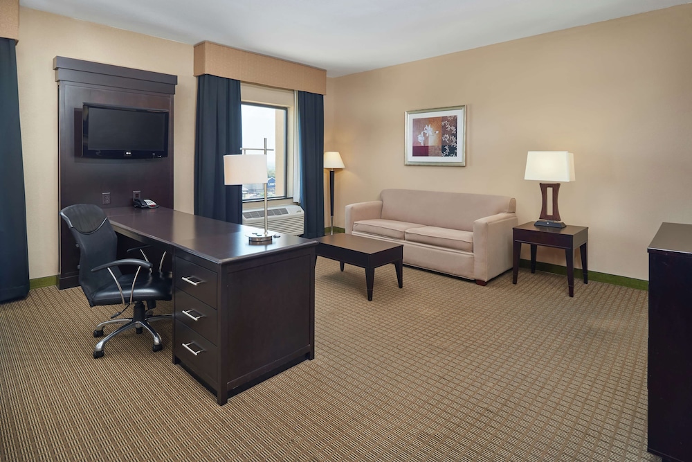 Hampton Inn & Suites Decatur - photo 18