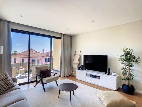Sunlight Apartment by LovelyStay — 4-Star Luxury Hotel in Funchal, Portugal