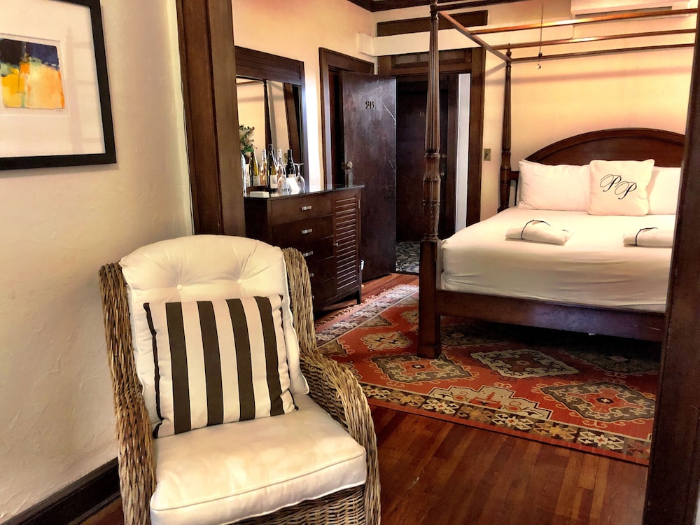 Park Plaza Hotel - photo 22
