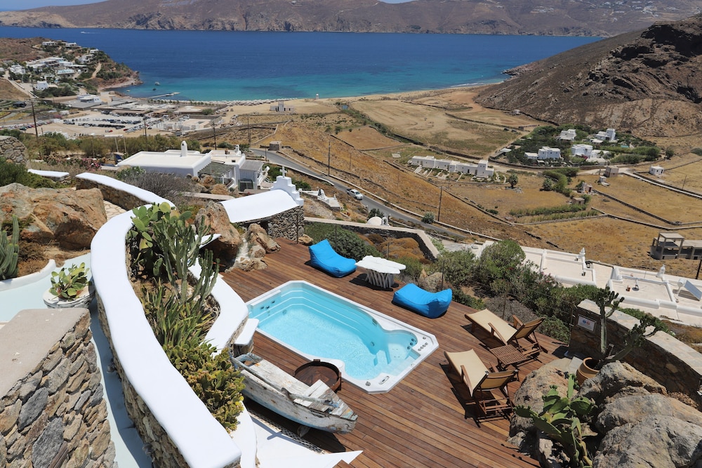 Aiolos Villas — 4-Star Luxury Hotel in Mykonos, Greece