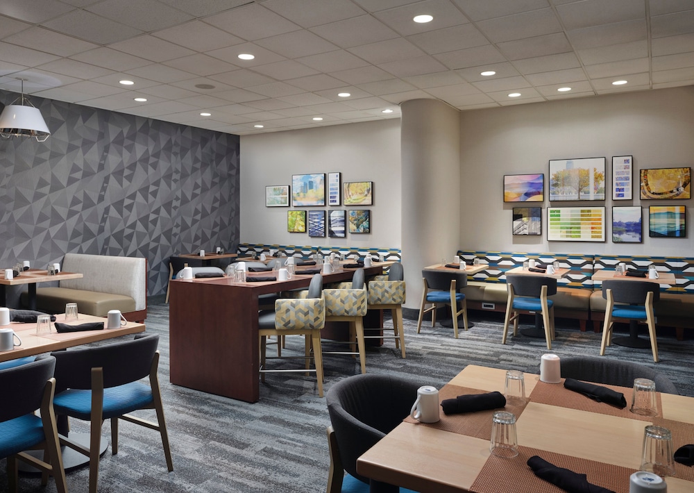 Holiday Inn Boston Dedham Hotel & Conference Center by IHG - photo 22