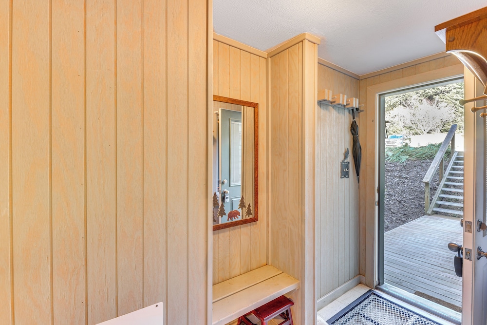 Located in Snowshoe Resort: Townhome w Deck - photo 20