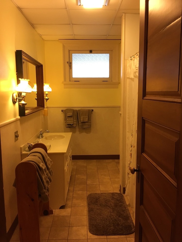 Victorian Charm Inn - photo 41