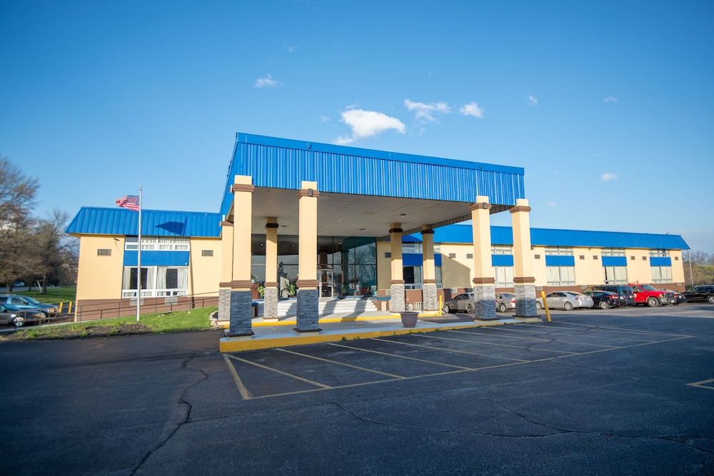 Days Inn by Wyndham Fort Wright Cincinnati Area - photo 2