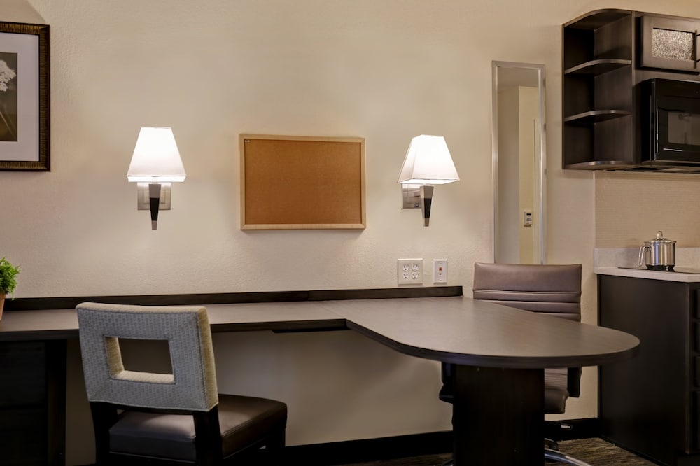 Candlewood Suites Indianapolis South by IHG - photo 20