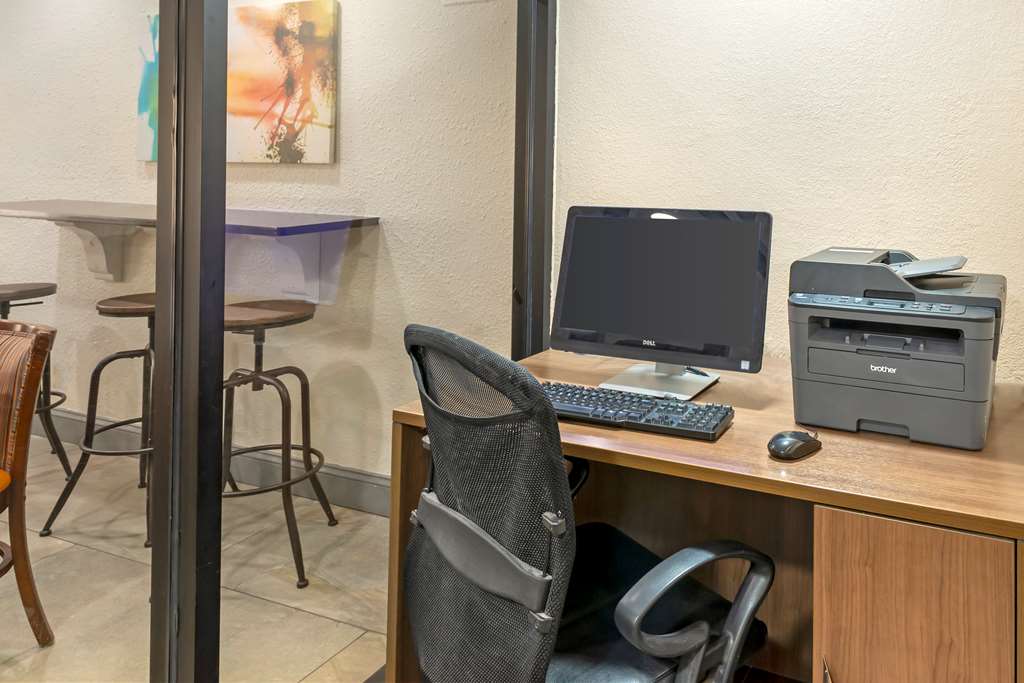 Best Western PLUS Executive Hotel - photo 32