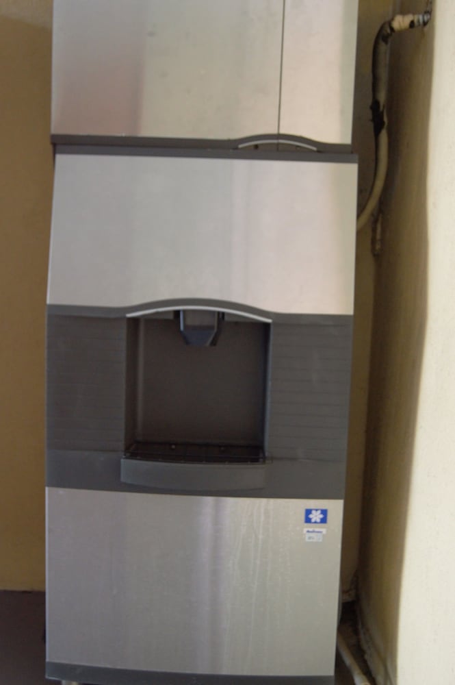 Super 8 by Wyndham Stockbridge - photo 24