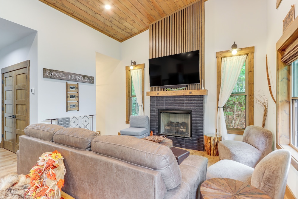 Ellijay Resort Home w Hot Tub & Fire Pit - photo 4