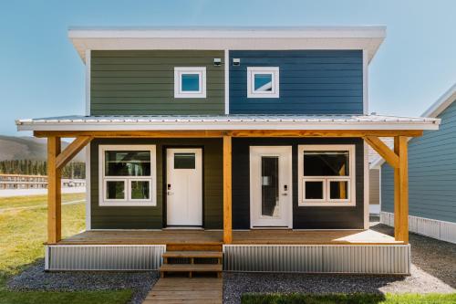 Roamer's Nook - carbon neutral hotel in Unknown City