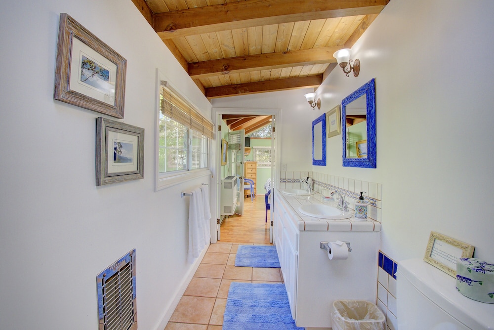 Secret Garden Inn and Cottages - photo 115
