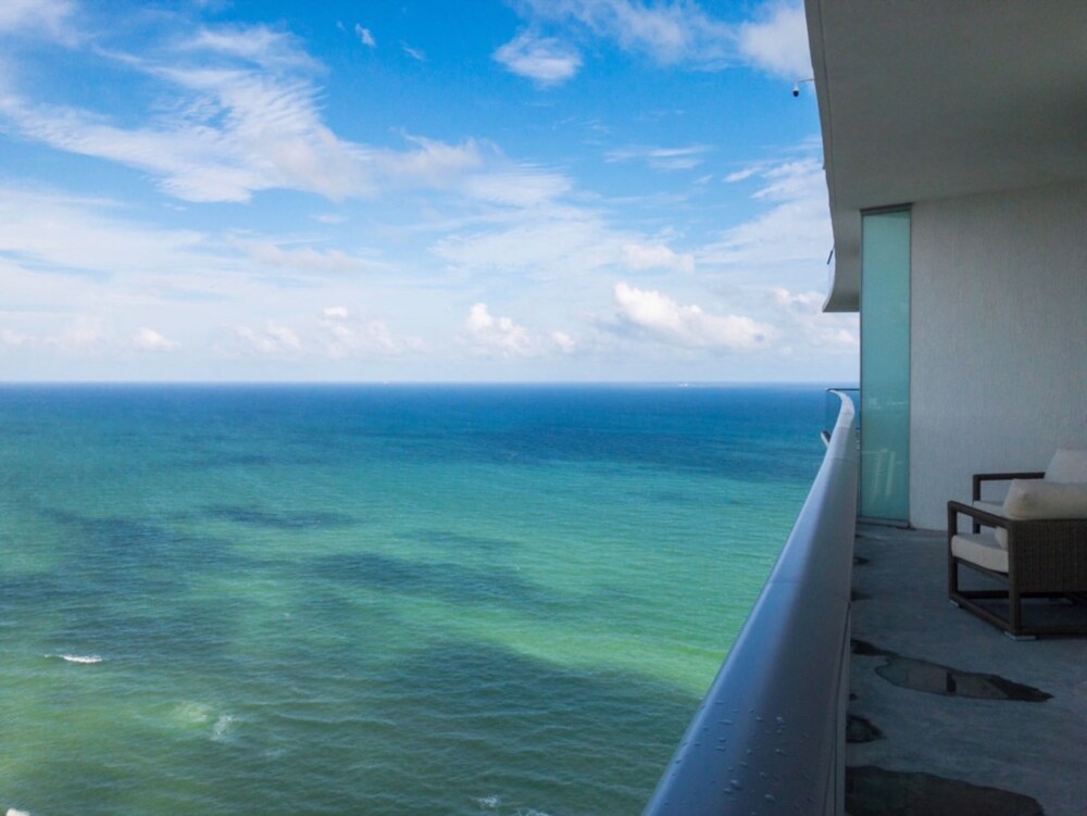 Contemporary Beach Resort Condos - photo 21