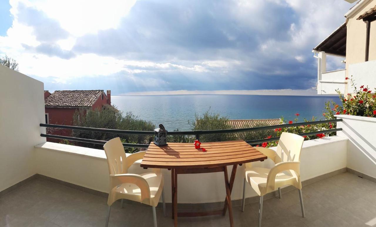 Glyfada New Era Home 120 Menigos Resort Apartments in Glyfada, Greece