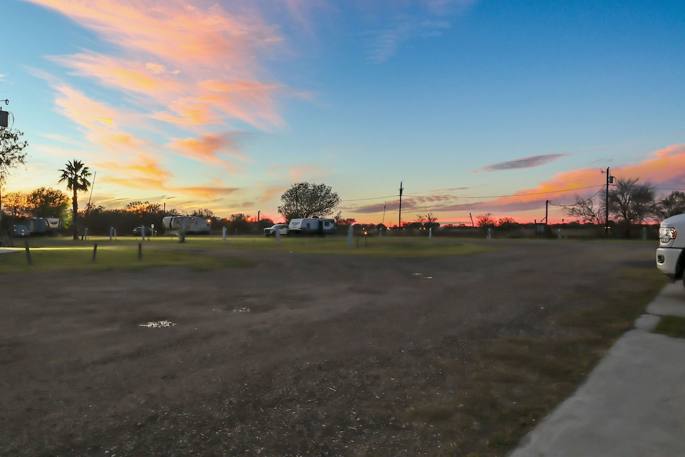 Mathis Motel - photo 20