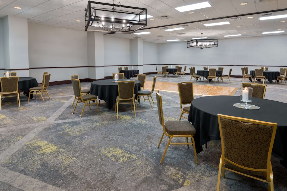 Embassy Suites by Hilton Dallas Park Central Area - photo 62