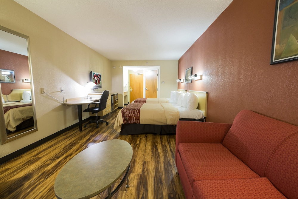 Red Roof Inn & Suites Philadelphia Bellmawr - photo 11