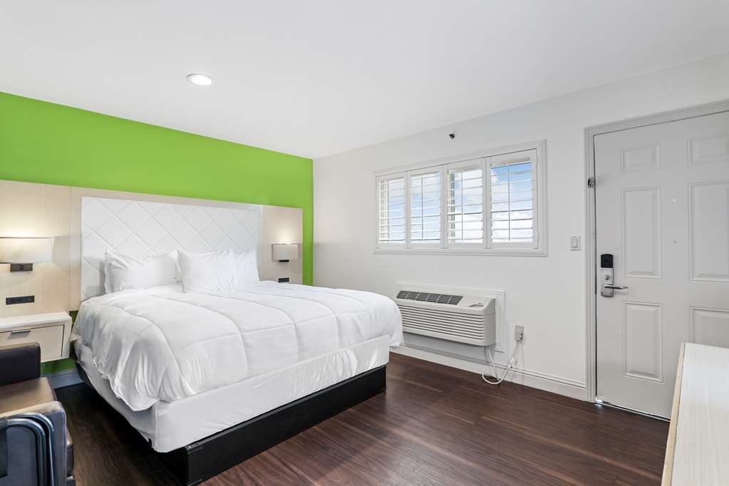 Signature Inn Berkeley - photo 23