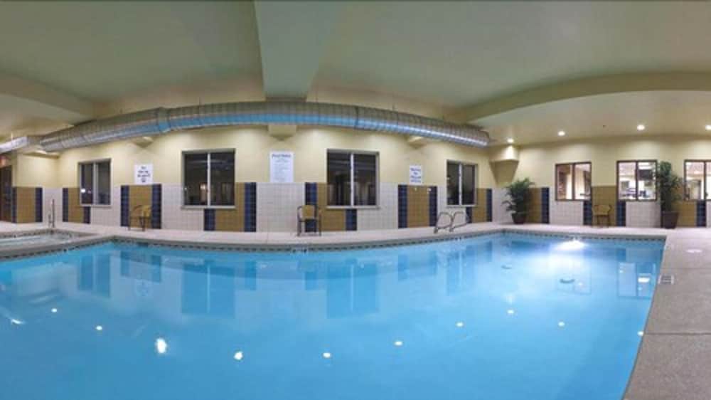 Holiday Inn Express Hotel & Suites LAMAR by IHG - photo 17