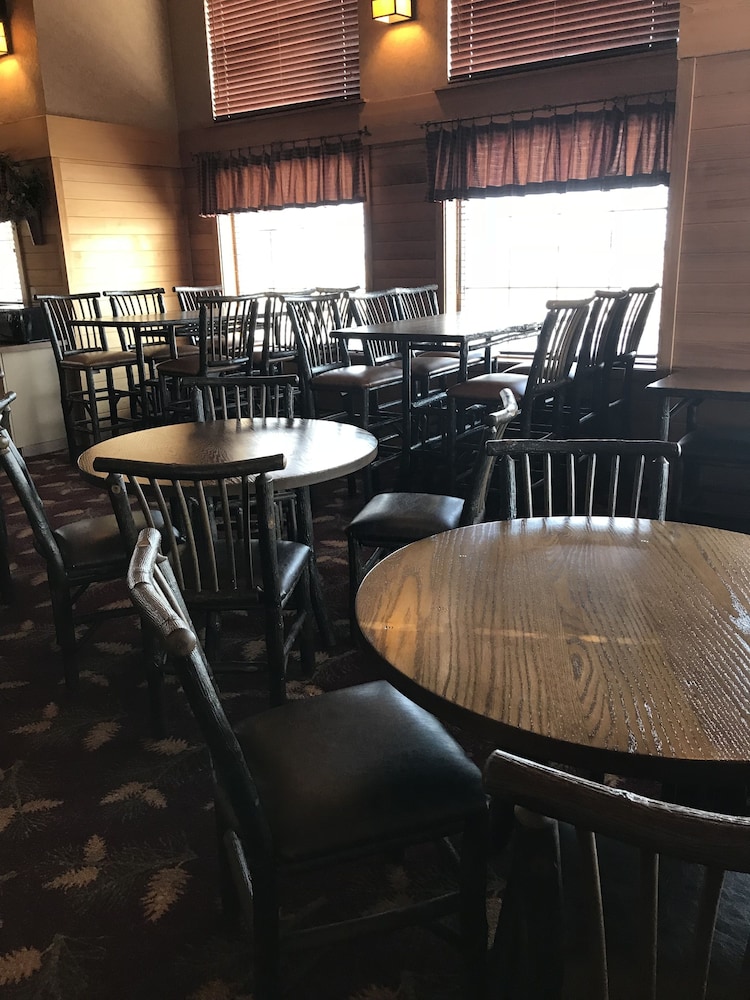 Kelly Inn & Suites Mitchell South Dakota - photo 27