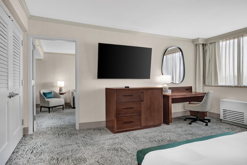 Hilton Arlington National Landing - photo 41