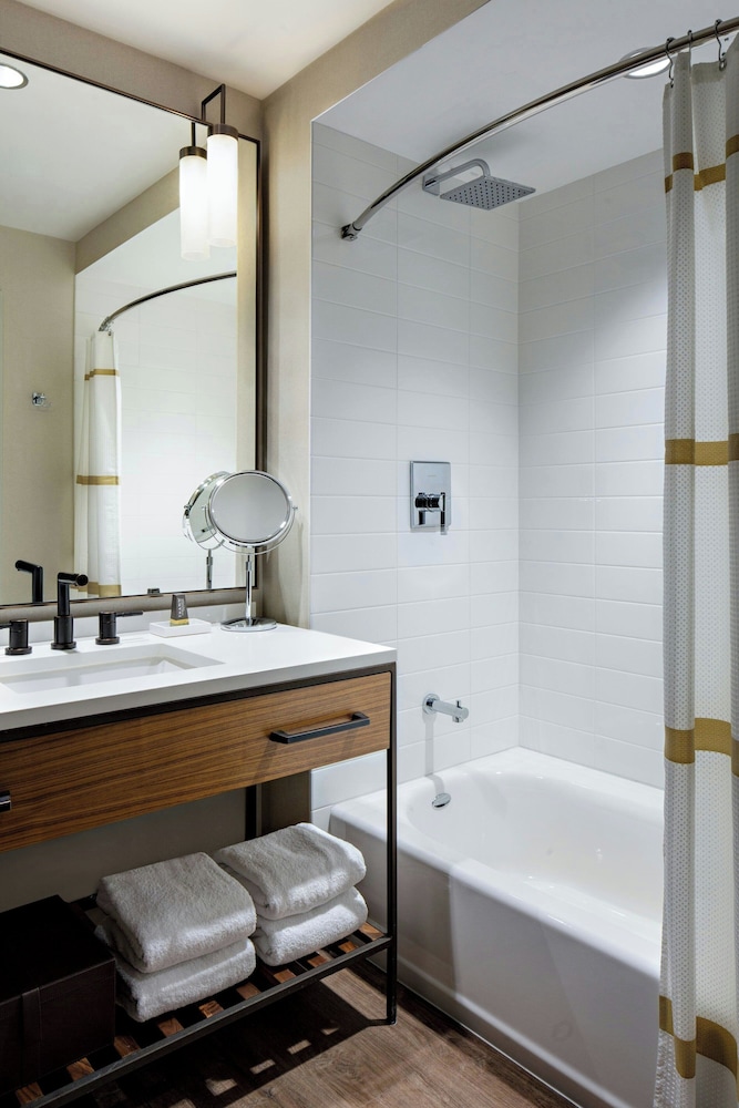 Houston Cityplace Marriott at Springwoods Village - photo 25