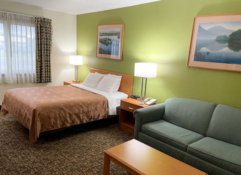Hudson Inn & Suites - photo 18