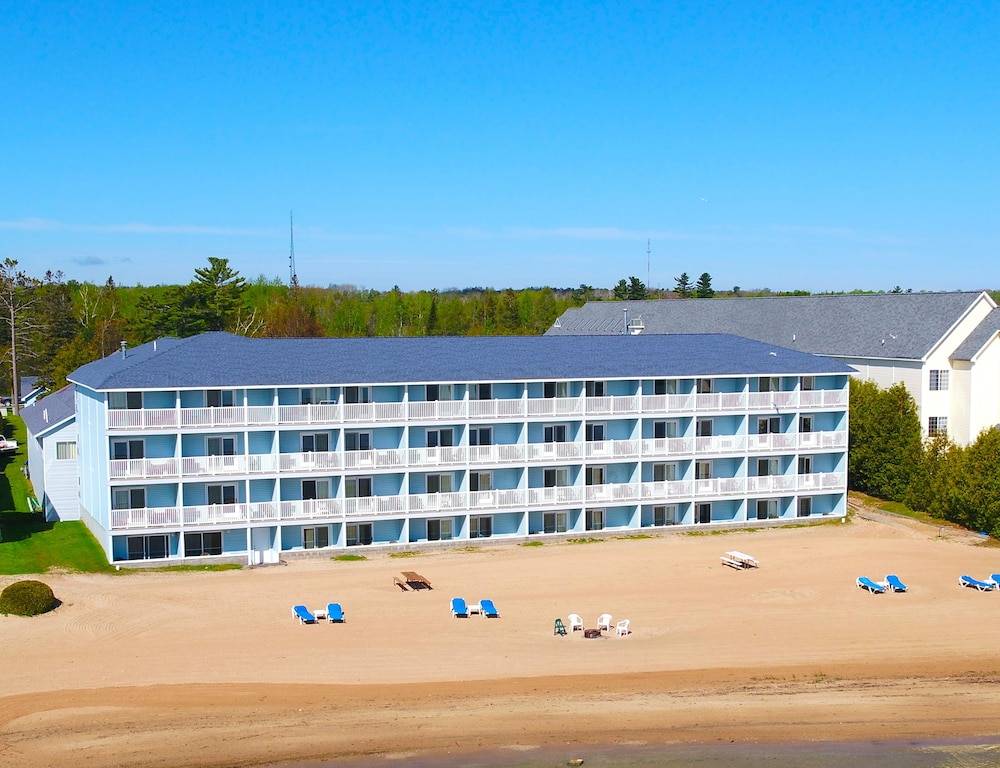 Fairview Beachfront Inn & Waterpark - photo 18
