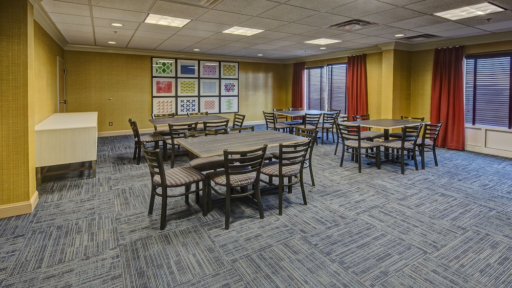 Holiday Inn Express & Suites London by IHG - photo 39