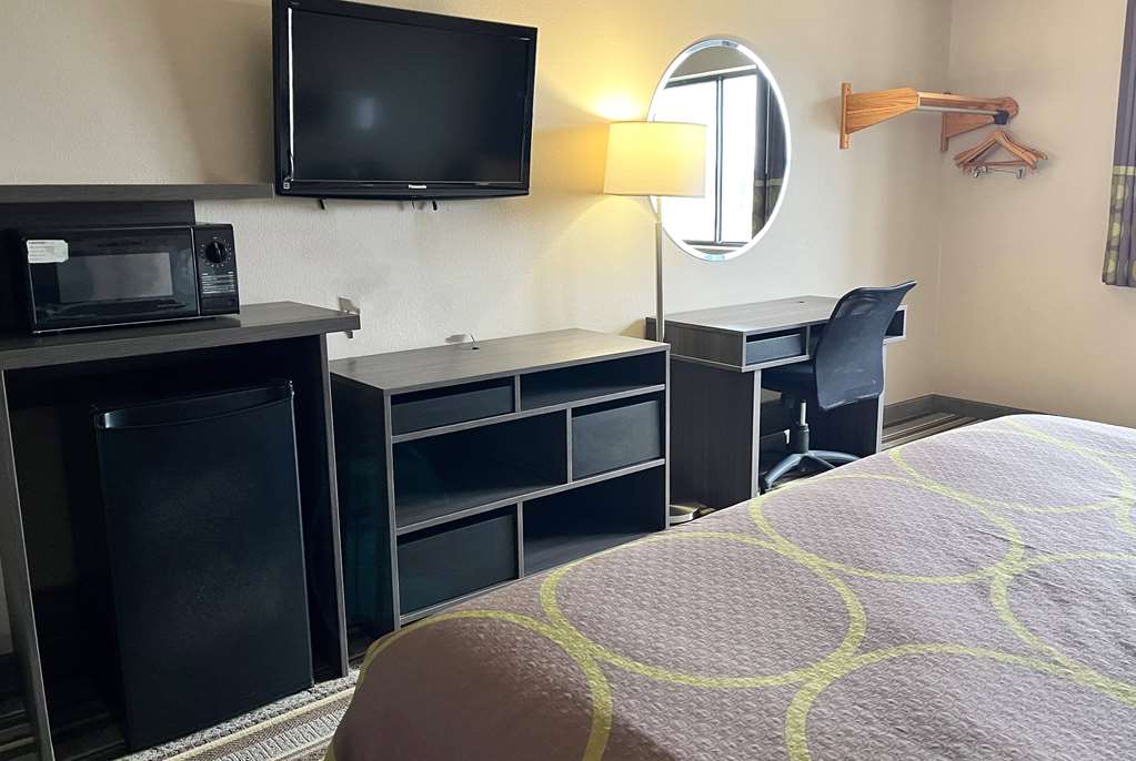 Super 8 by Wyndham Gas City Marion Area - photo 8