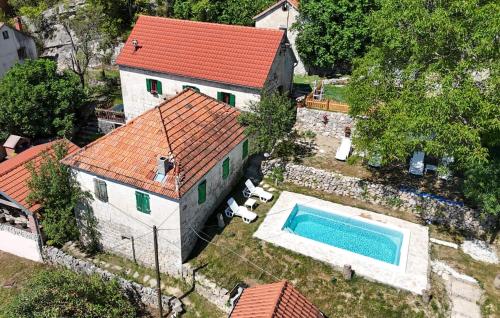 Beautiful Apartment In Hrvace With Wifi — 4-Star Luxury Hotel in Hrvace, Croatia